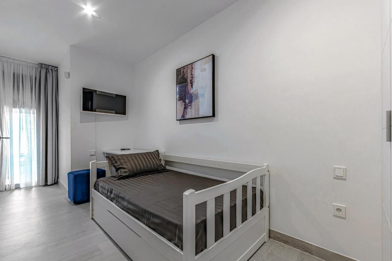 Luxury 2Bedroom Apartment On San Juan Beach Playa de San Juan  Exterior photo